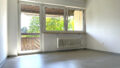 Schlafzimmer 2 mit Zugang zu Balkon 2