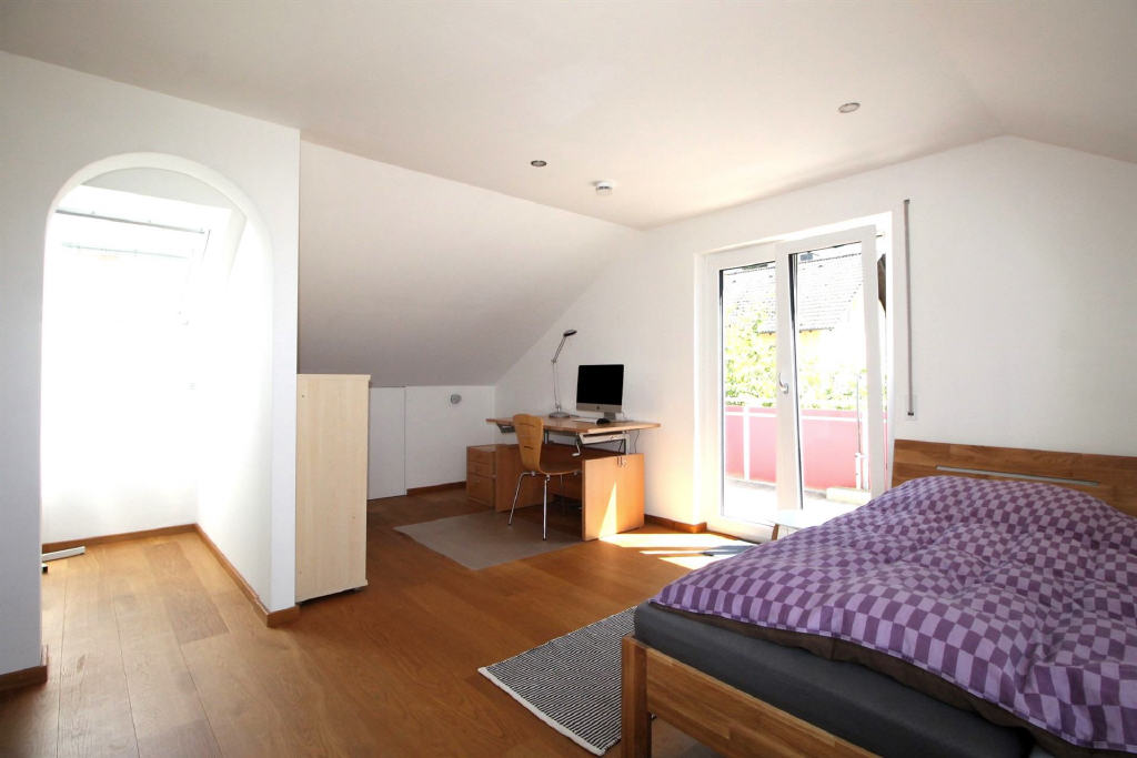 OG: Tageslicht-Badezimmer