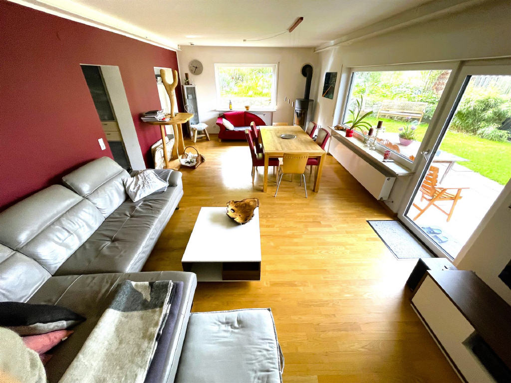 DG: Zimmer 5 mit Zugang zum Balkon 2
