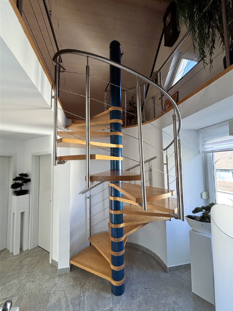 Wendeltreppe zum Studio