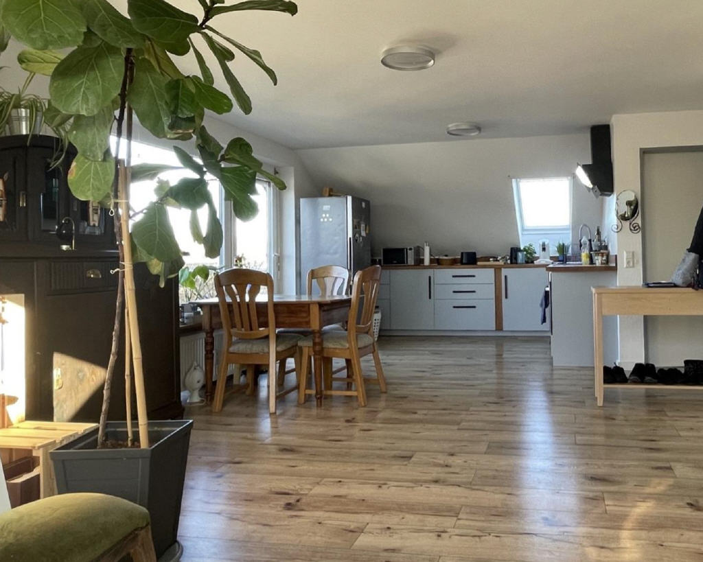 Nordseite: Wohn-/Esszimmer