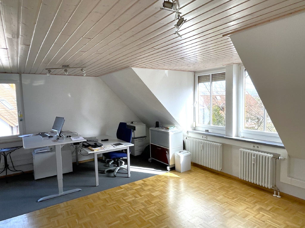 Schlaf-/Arbeitszimmer (Möglichkeit zur Teilung in