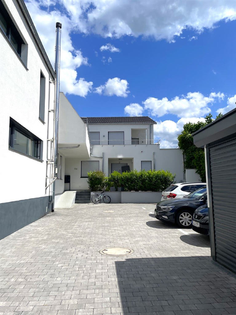Zugang zum Wohnhaus (Rampe vorhanden)
