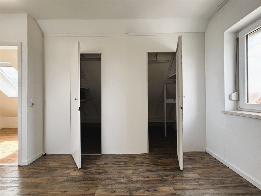 Wandeinbauschrank