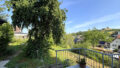 Terrasse mit Sicht in den Garten und die Umgebung