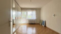 OG: Schlaf-/Arbeitszimmer 1 mit Zugang zum Balkon